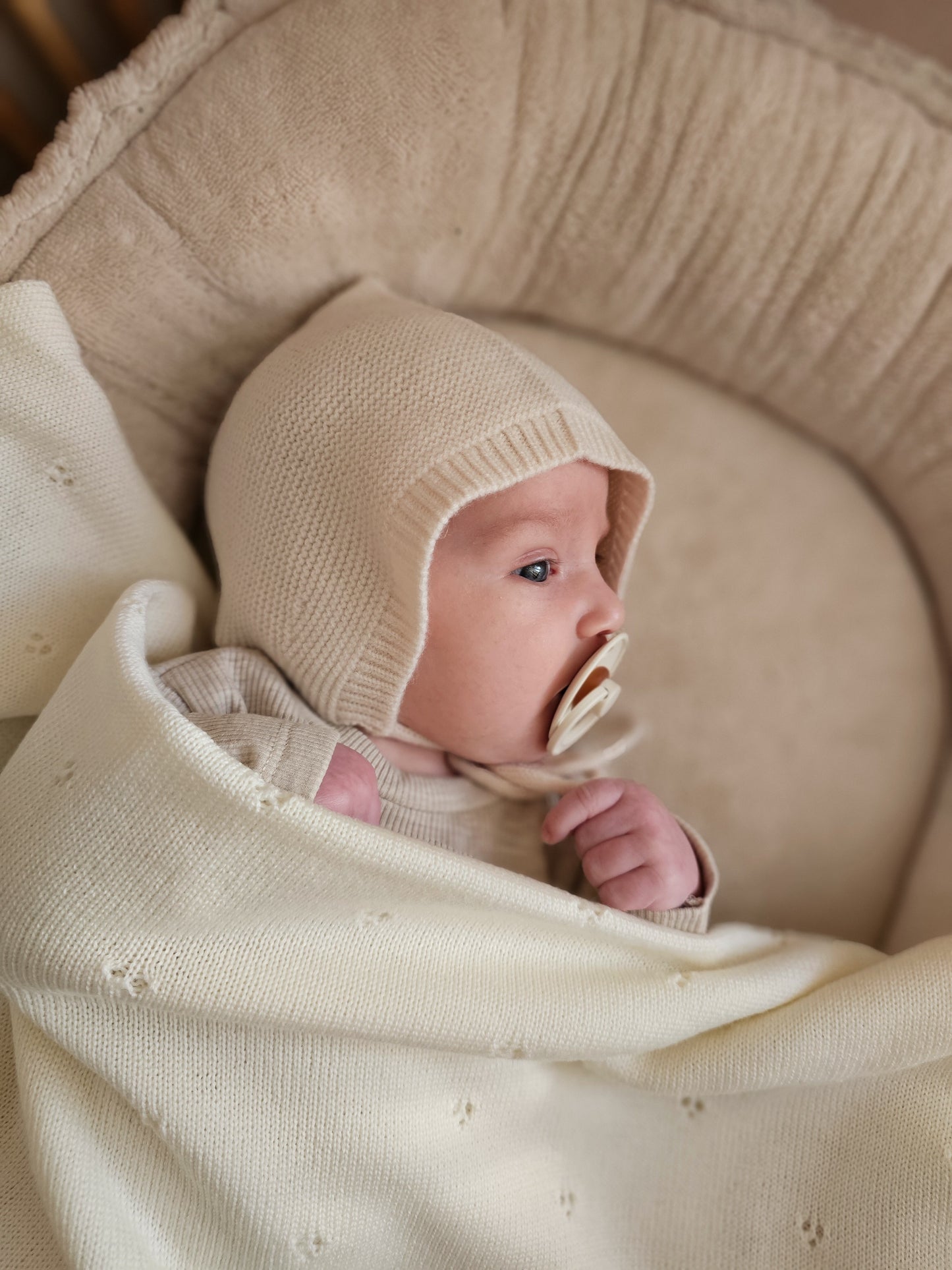 Sanfte Babymütze aus 100% Merinowolle - creme