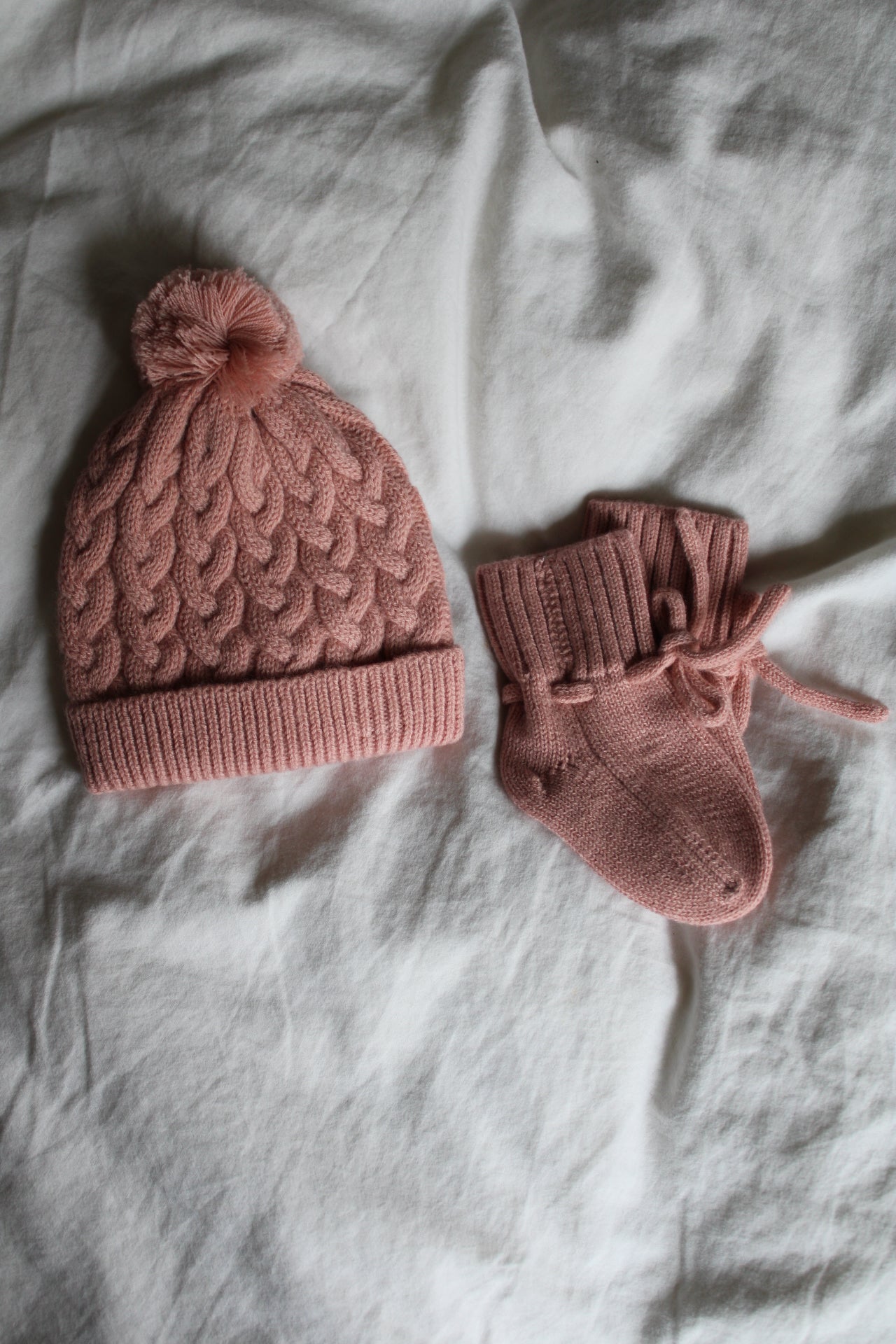 Neu: Baby-Beanie aus Merinowolle - rosé